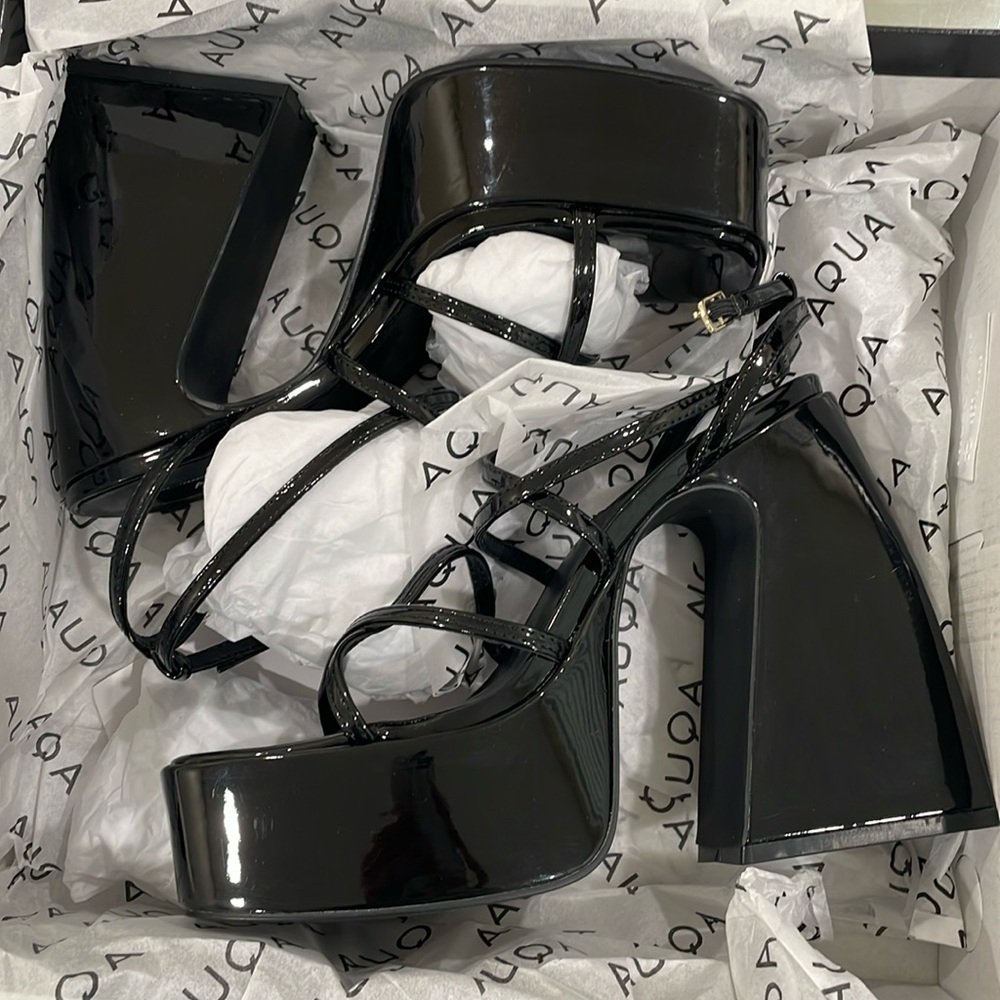 NIB black patent wet look sky high 6” platforms strappy open toe ankle strap 7.5
